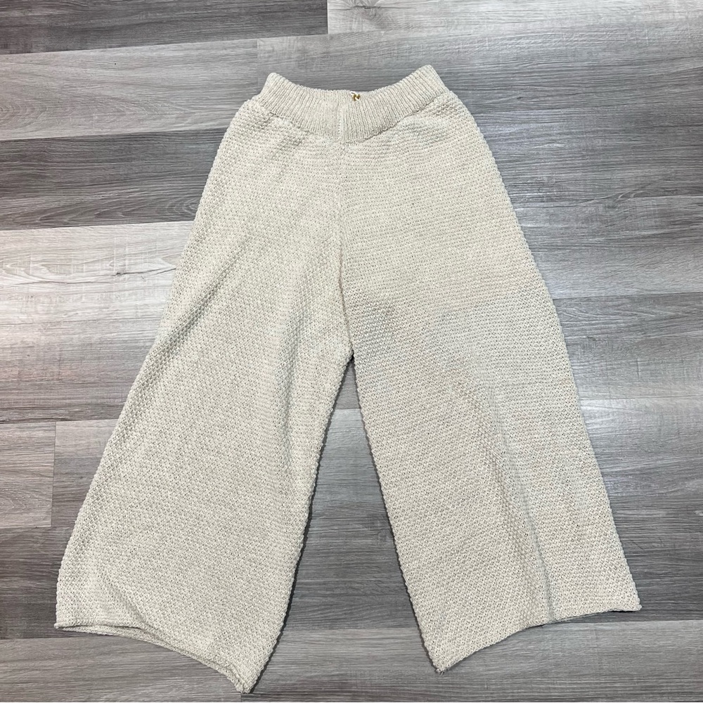 loveriche from vici crochet beach pants. Lined at the top. Sz medium stretchy